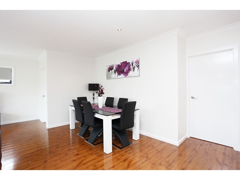 2/144 Bladin Street, Laverton VIC 3028