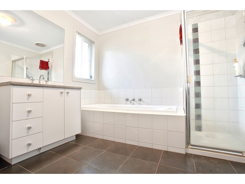 2 Hamish Drive, Tarneit VIC 3029