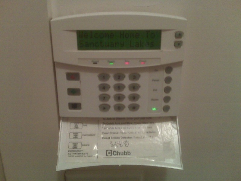 2/84 LAKESIDE Drive, Werribee VIC 3030