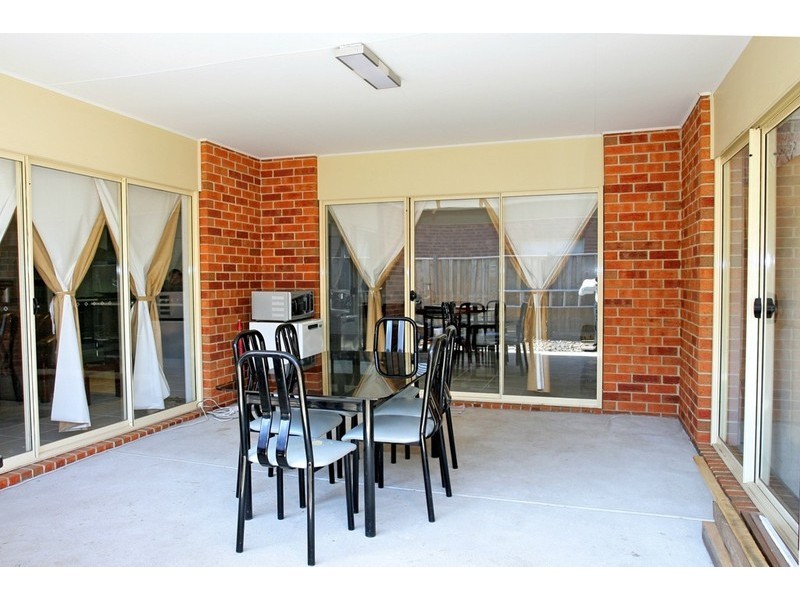 9 VIOLET Way, Point Cook VIC 3030