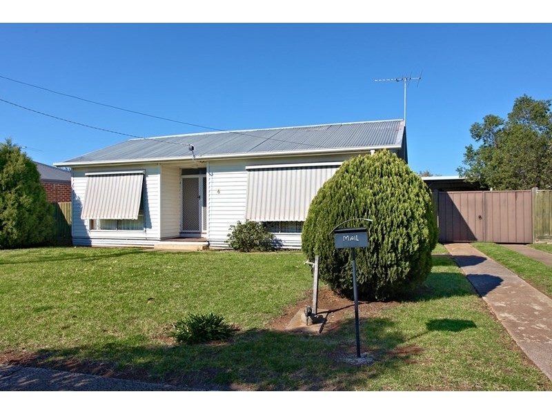 4 Eaton Parade, Laverton VIC 3028