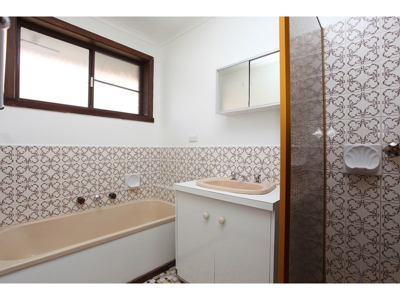 2/3 Rose Street, Altona VIC 3018