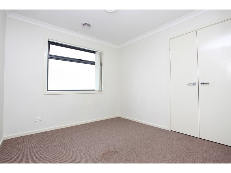 2/2 Glamis Court, Derrimut VIC 3030