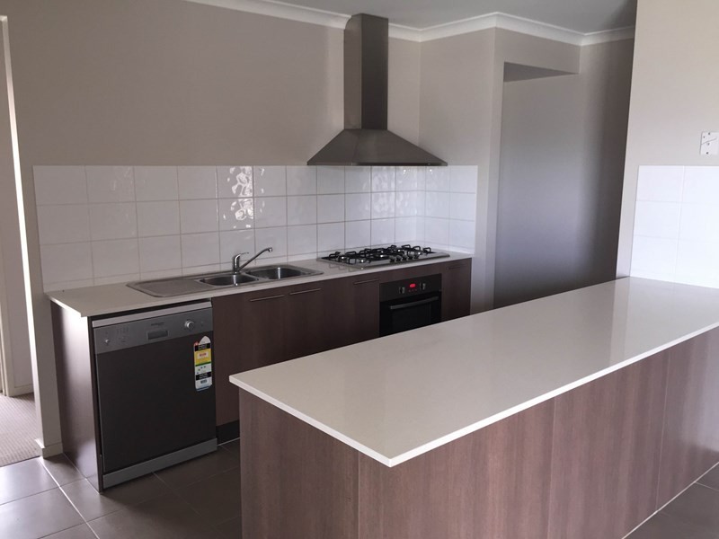 16 Tallgrass Avenue, Truganina VIC 3029