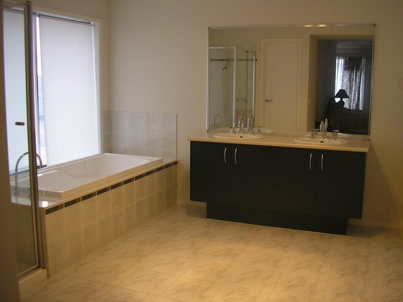 2 Francisco Bay Point, Werribee VIC 3030