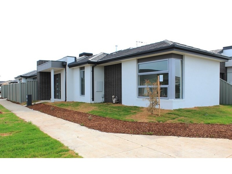 9 Herbal Avenue, Kurunjang VIC 3337