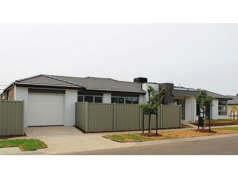 9 Herbal Avenue, Kurunjang VIC 3337