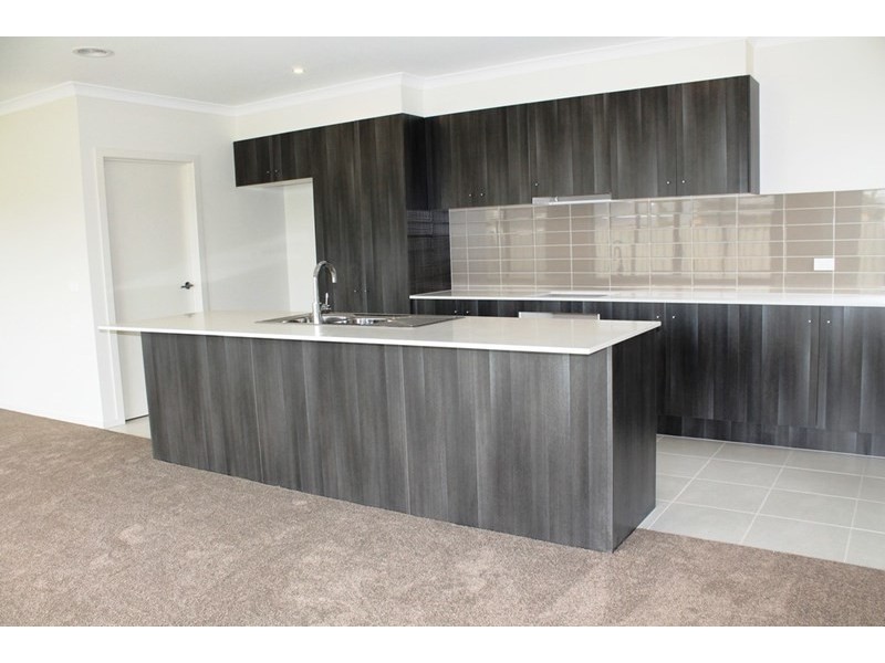 9 Herbal Avenue, Kurunjang VIC 3337