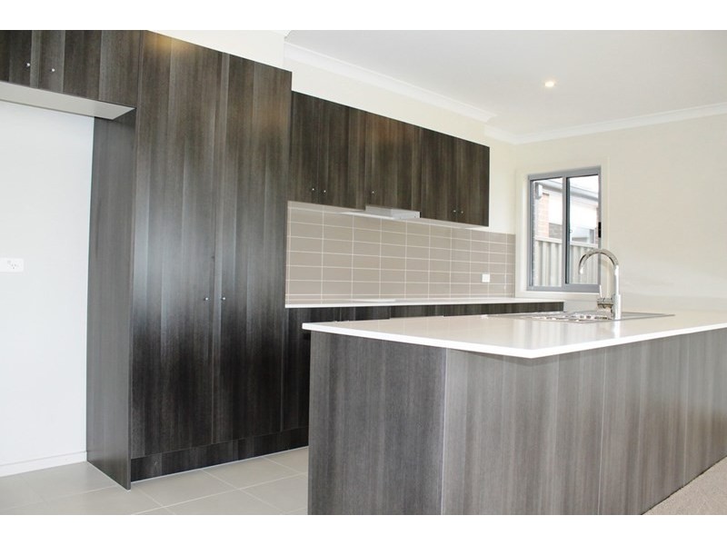 9 Herbal Avenue, Kurunjang VIC 3337