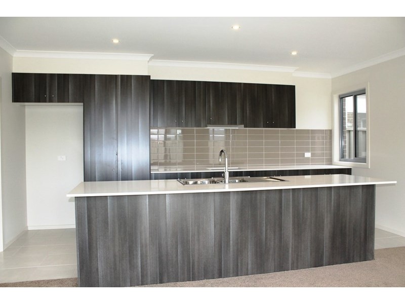 9 Herbal Avenue, Kurunjang VIC 3337