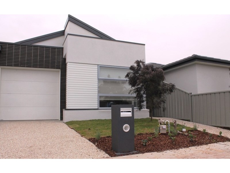 21 Herbal Avenue, Kurunjang VIC 3337