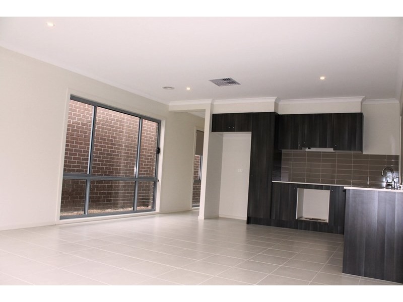 21 Herbal Avenue, Kurunjang VIC 3337