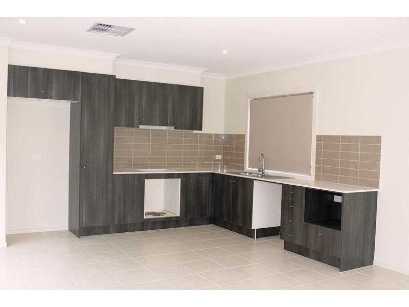 21 Herbal Avenue, Kurunjang VIC 3337