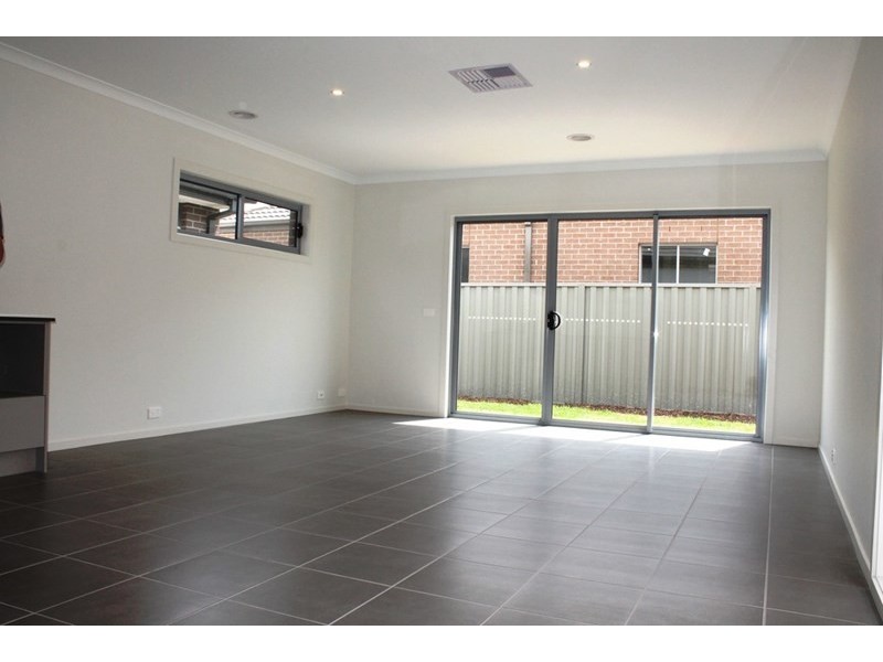 11 Herbal Avenue, Kurunjang VIC 3337