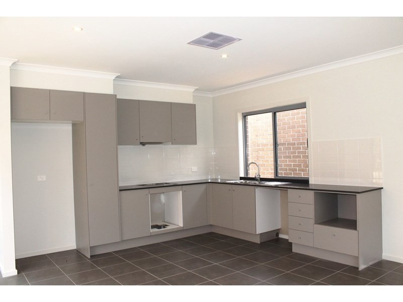 11 Herbal Avenue, Kurunjang VIC 3337