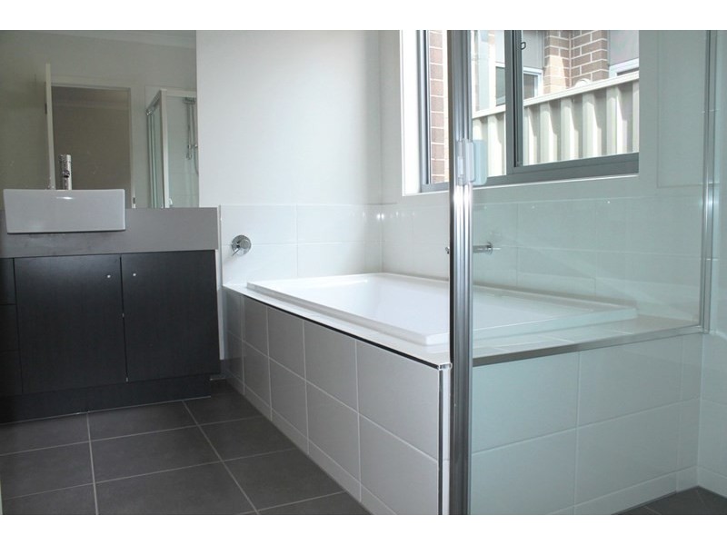 11 Herbal Avenue, Kurunjang VIC 3337