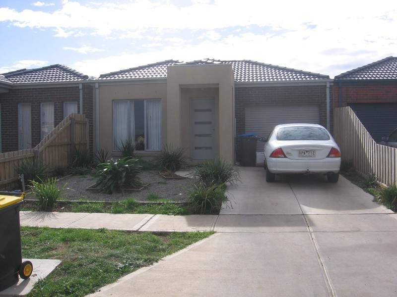 2/4 YALE Court, Truganina VIC 3029