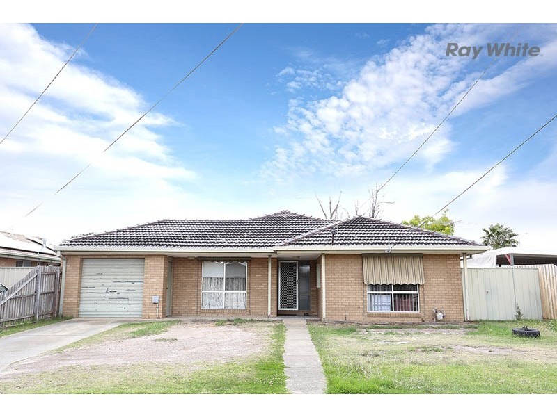 15 BARTLETT Crescent, Hoppers Crossing VIC 3029