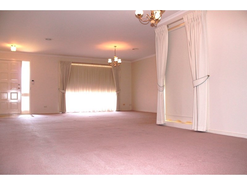 15 Hakea Court, Altona Meadows VIC 3028