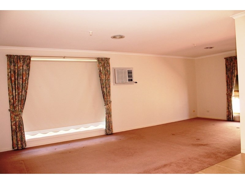 15 Hakea Court, Altona Meadows VIC 3028