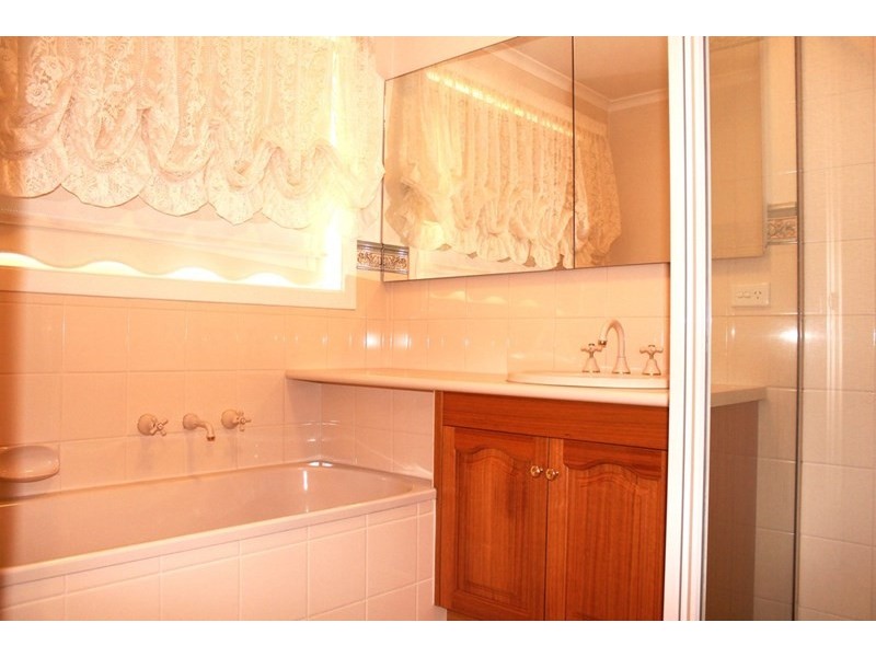 15 Hakea Court, Altona Meadows VIC 3028