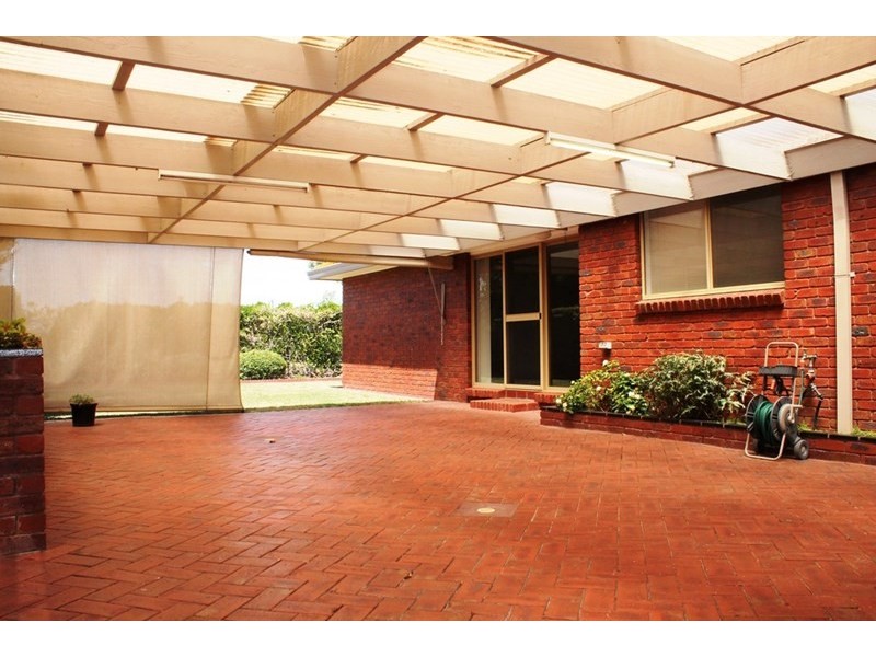 15 Hakea Court, Altona Meadows VIC 3028