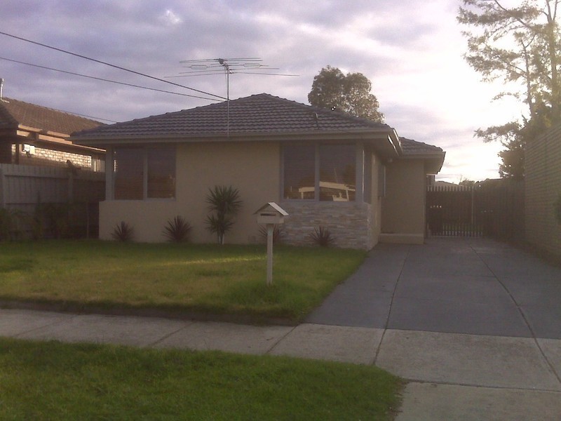 2 ROSEBERRY Street, Altona Meadows VIC 3028