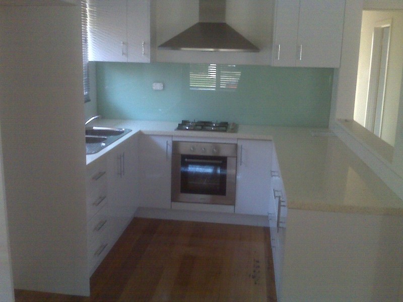 2 ROSEBERRY Street, Altona Meadows VIC 3028