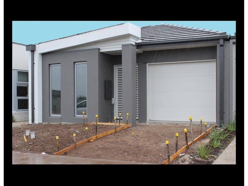 13 Herbal Avenue, Kurunjang VIC 3337