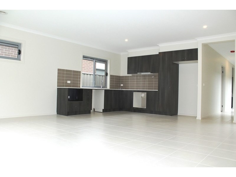 13 Herbal Avenue, Kurunjang VIC 3337