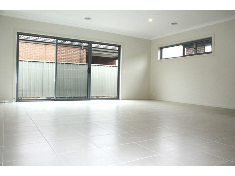 13 Herbal Avenue, Kurunjang VIC 3337