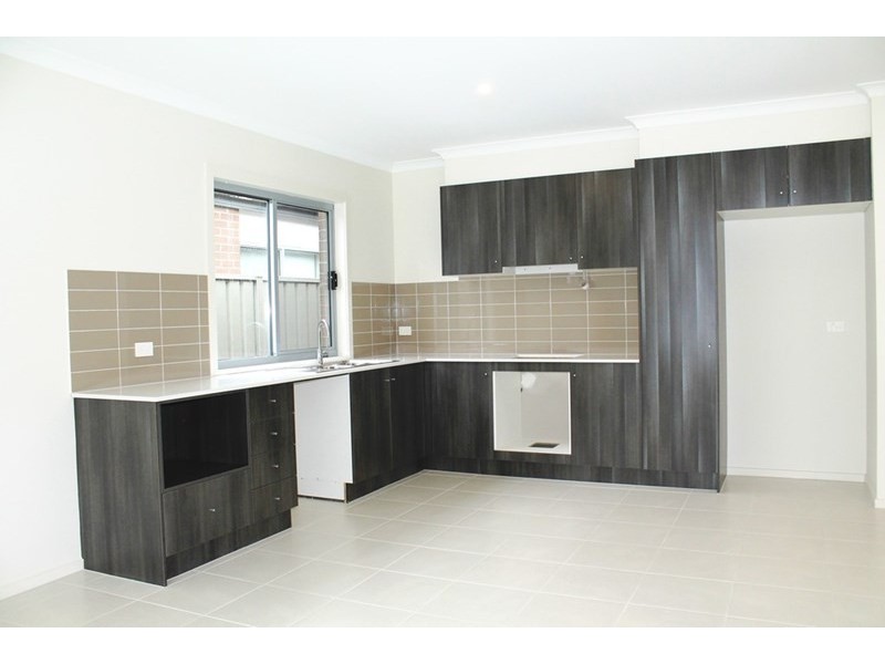 13 Herbal Avenue, Kurunjang VIC 3337