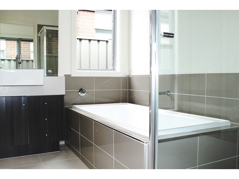 13 Herbal Avenue, Kurunjang VIC 3337