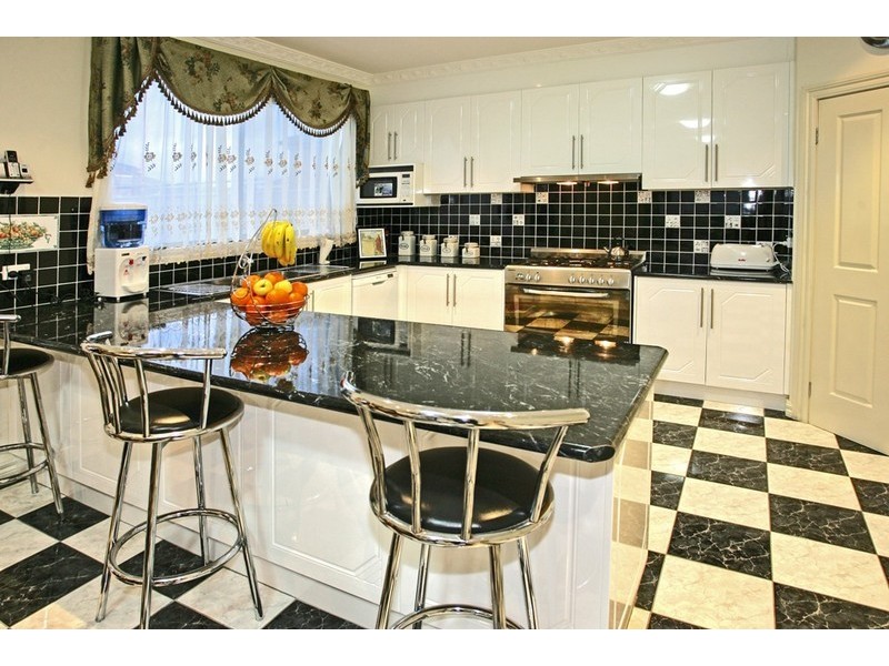 117 Lennon Boulevard, Point Cook VIC 3030