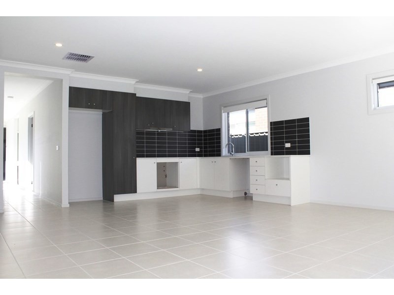 19 Herbal Avenue, Kurunjang VIC 3337