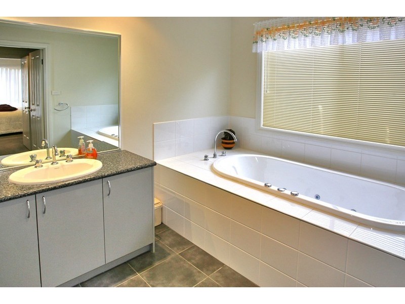 31 San Sebastion Drive, Point Cook VIC 3030