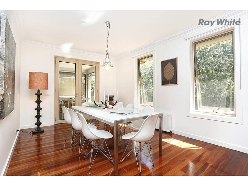 4 Beechwood Parade, Sanctuary Lakes VIC 3030