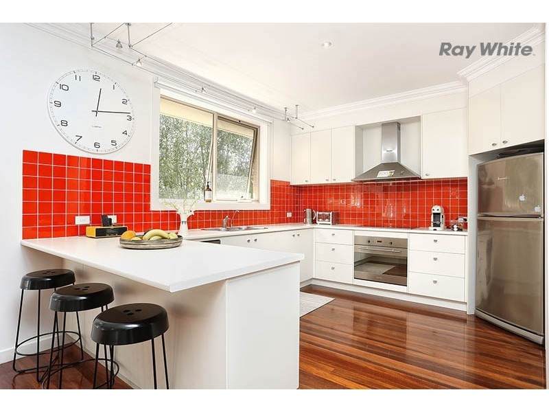 4 Beechwood Parade, Sanctuary Lakes VIC 3030