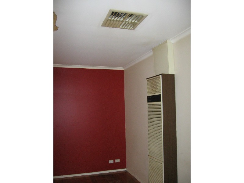 7 ROBERTSON Crescent, Laverton VIC 3028