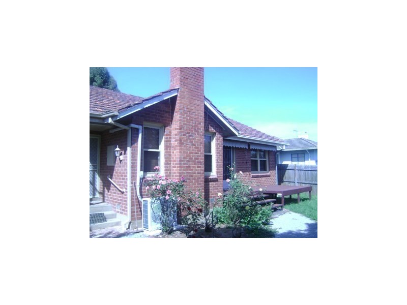 11 Charlesworth Street, Laverton VIC 3028