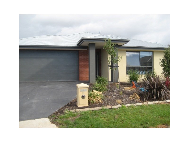 21 Tropic Circuit, Point Cook VIC 3030