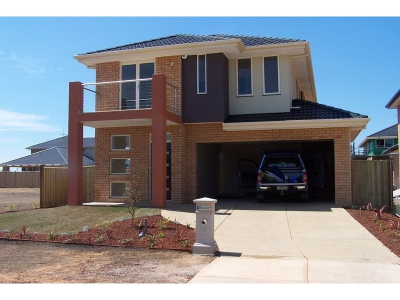 25 HALF MOON Terrace, Werribee VIC 3030