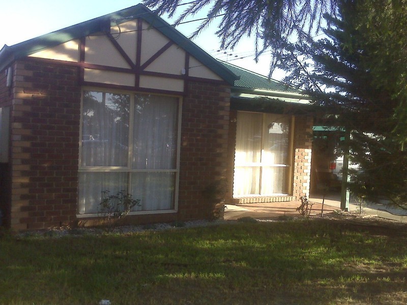 21 RAILWAY Avenue, Laverton VIC 3028