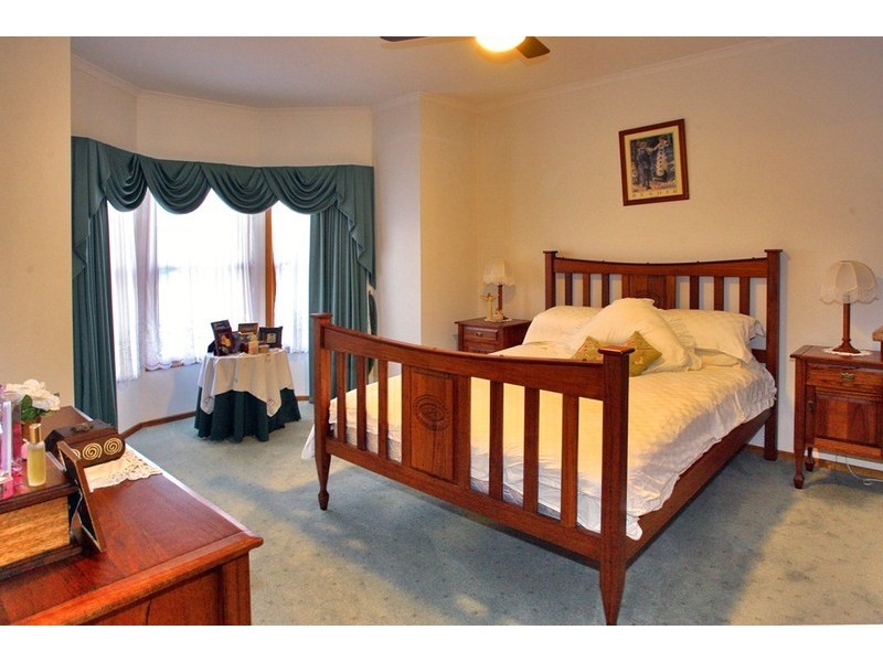 5 John August Walk, Seabrook VIC 3028