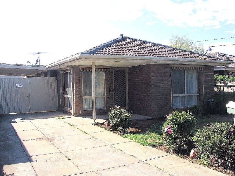 11 Henry Drive, Altona Meadows VIC 3028