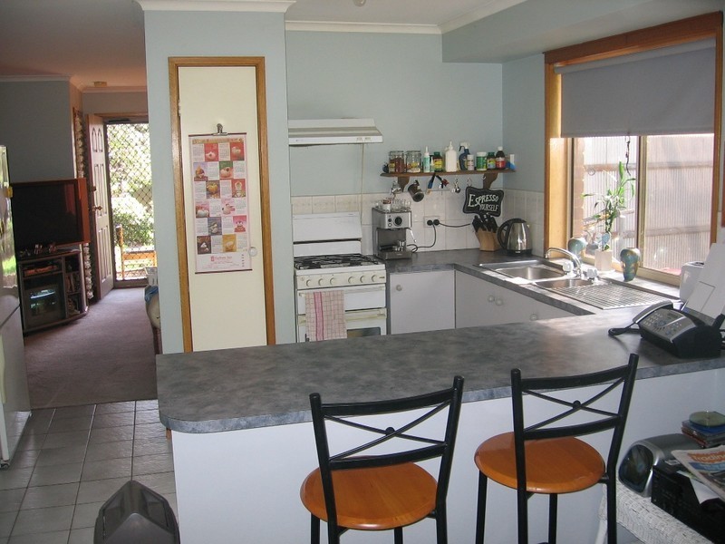 11 Henry Drive, Altona Meadows VIC 3028