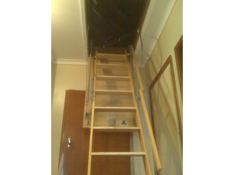 25 ROBERTSON Crescent, Laverton VIC 3028