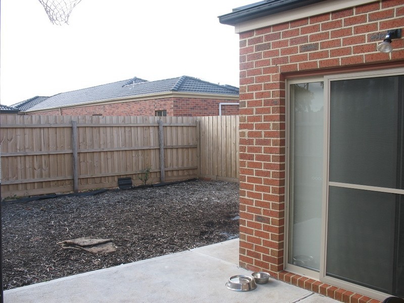 2/62 West Meadows Lane, Truganina VIC 3029