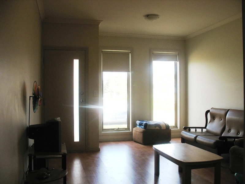 2/62 West Meadows Lane, Truganina VIC 3029