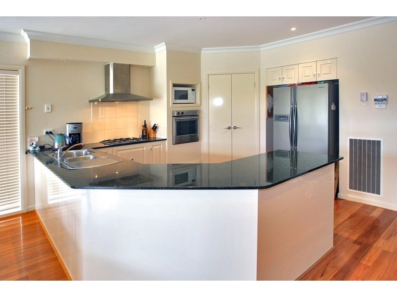 14 Crystal Court, Werribee VIC 3030